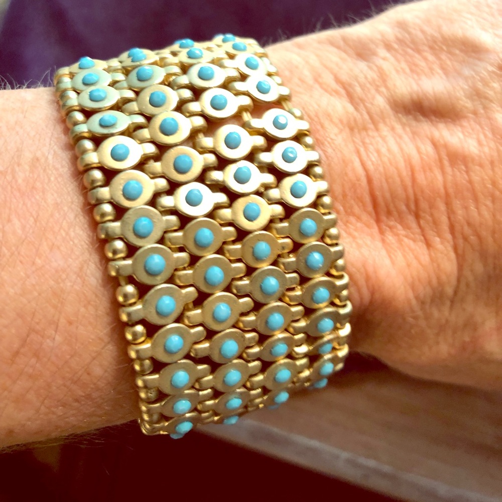 Gold and turquoise colored elastic bracelet